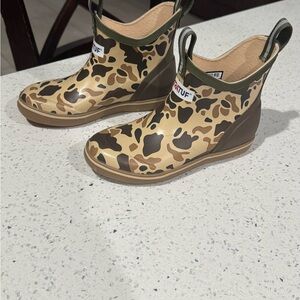 Camouflage kids xxtra tuff deck boots